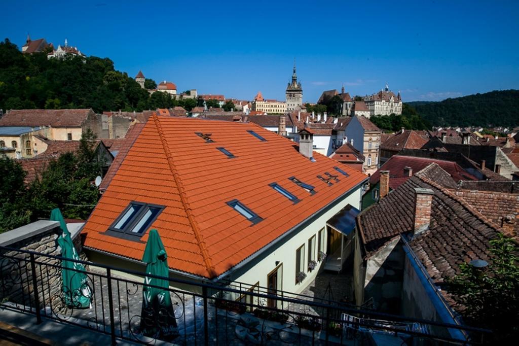 Готель Am Goldberg Сігішоара Екстер'єр фото